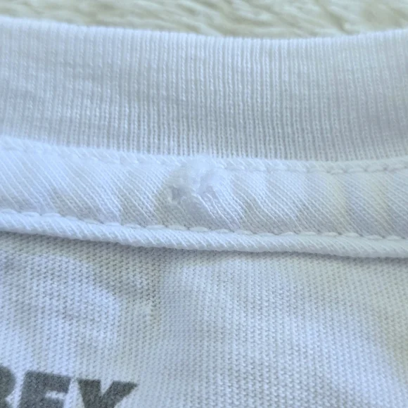 Obey Worldwide🌐 Peace✌️ Dove🕊 Graphic Tee👕 - NWT - Picture 14 of 15